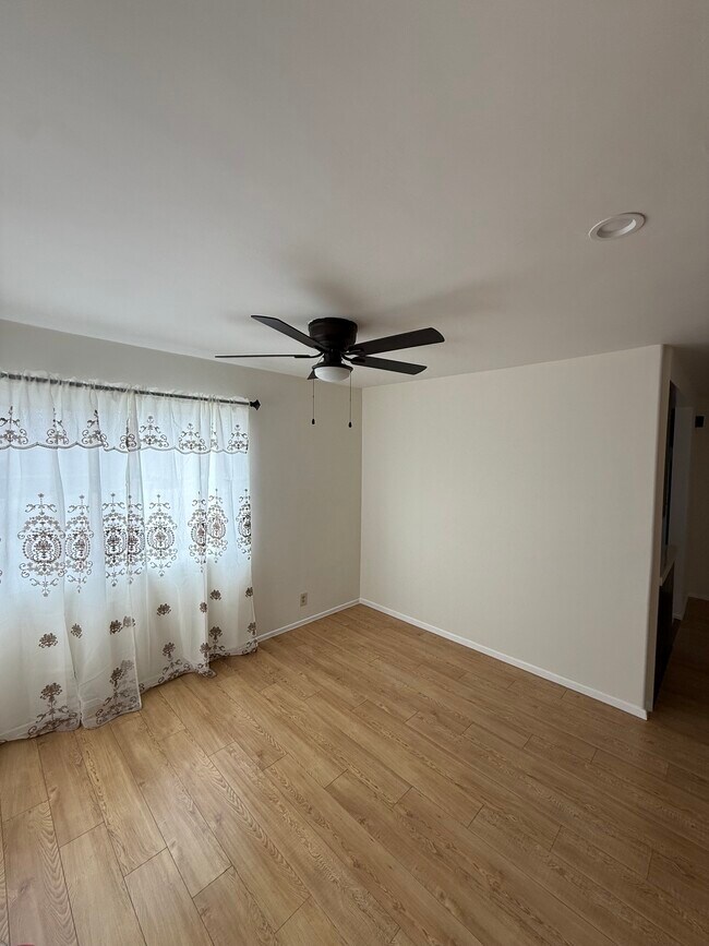 Sala de estar 1 - 1350 Torrance Blvd