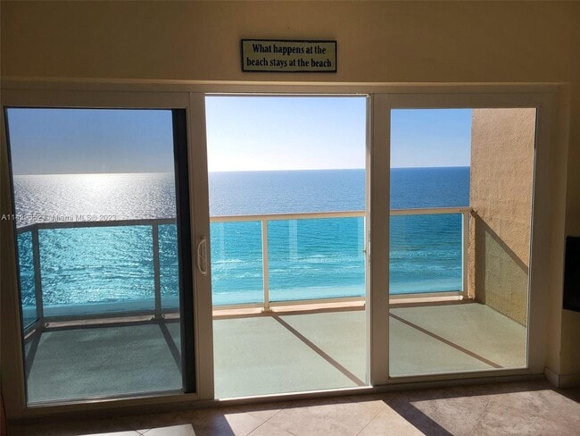 Building Photo - 880 Mandalay Ave