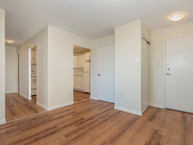 Building Photo - Hanover Tower Apartments  