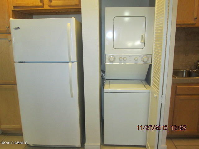 Foto del edificio - Darling 2 Bedroom, 2 Bathroom condo in gated community of Shamrock Glen