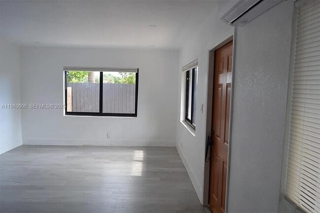 Building Photo - 920 NW 8th Ave