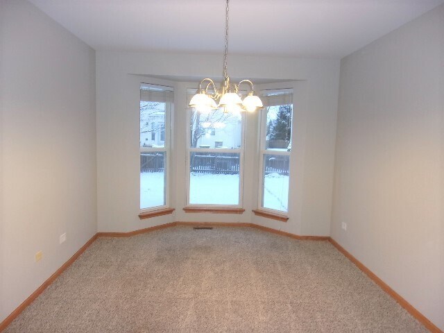 Building Photo - Nicely updated 4 Bedroom 2.1 baths