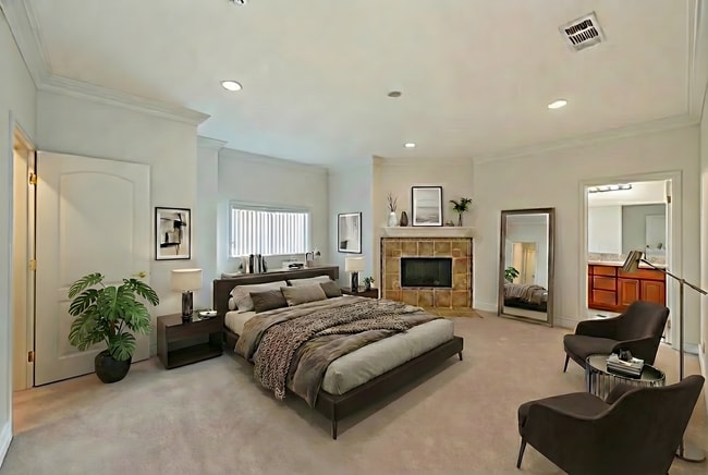 Building Photo - Spacious and Quiet Hawthorne Home!