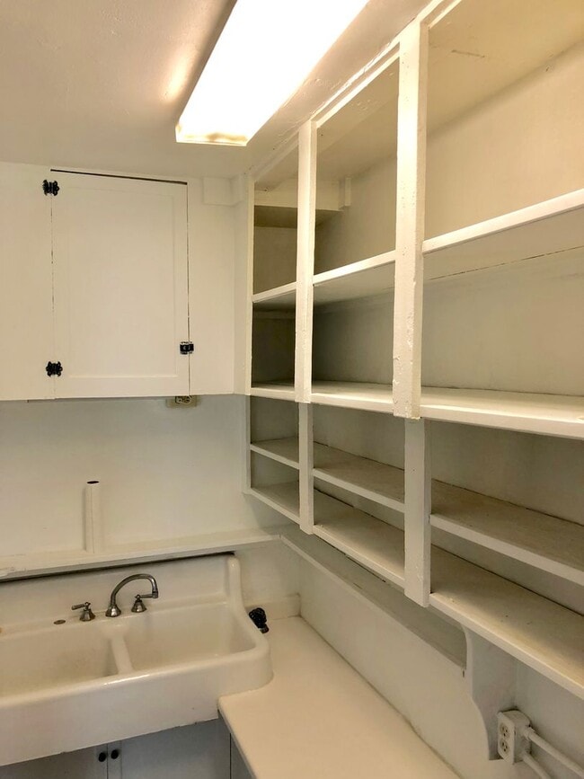 Foto del edificio - 1259 Spaight St