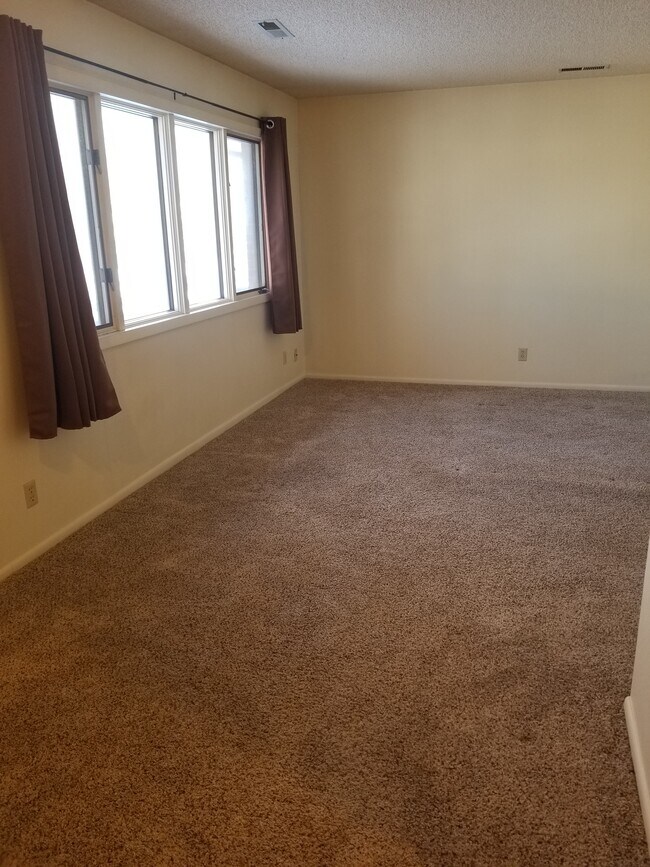 1920 Reynolds St Unit E, Laramie, WY 82072 Apartments in Laramie, WY