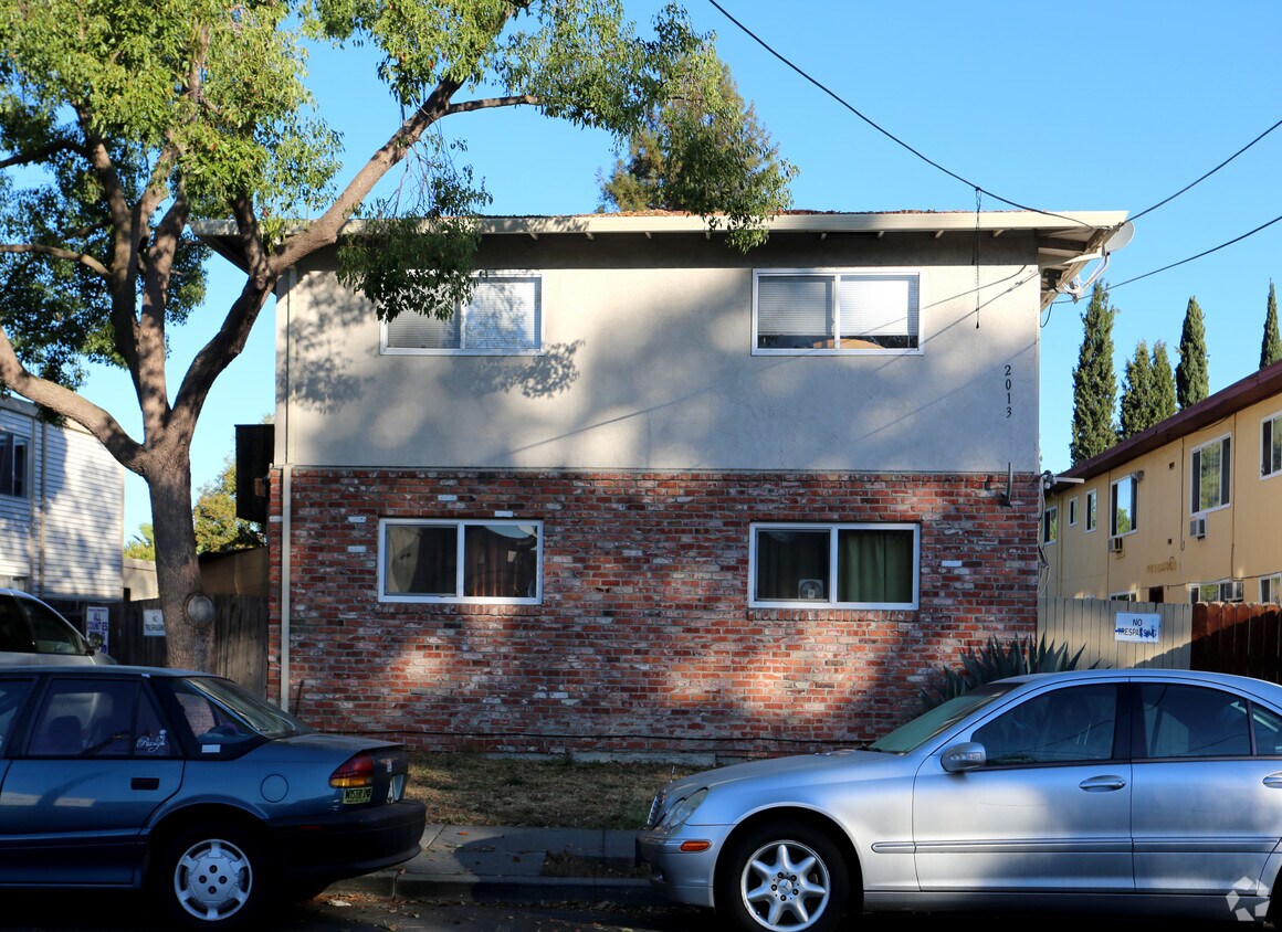 Foto del edificio - 2013 Riley Ct