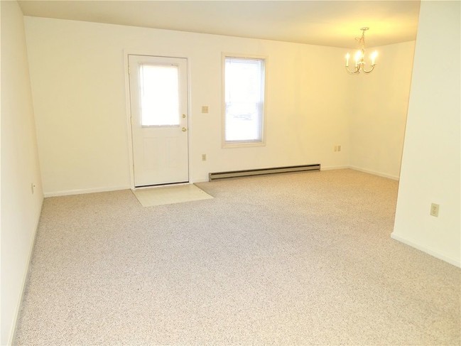 Building Photo - 633 Brunnerville Rd