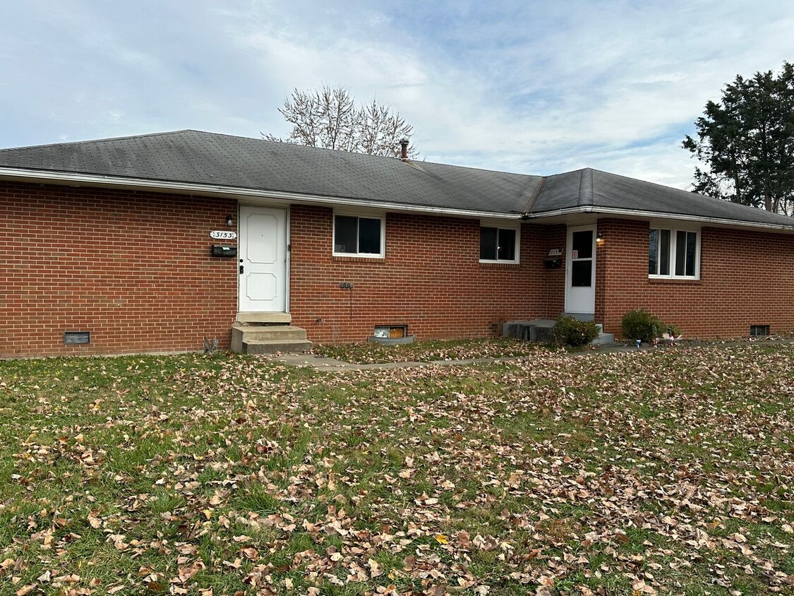Building Photo - Discover Serene Living in this Charming 3-...