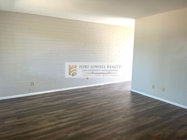 Foto del edificio - 4350 E Fairmount St