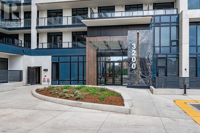 Building Photo - 3200-3200 William Coltson Ave