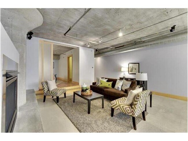 Building Photo - 525 N 3rd St