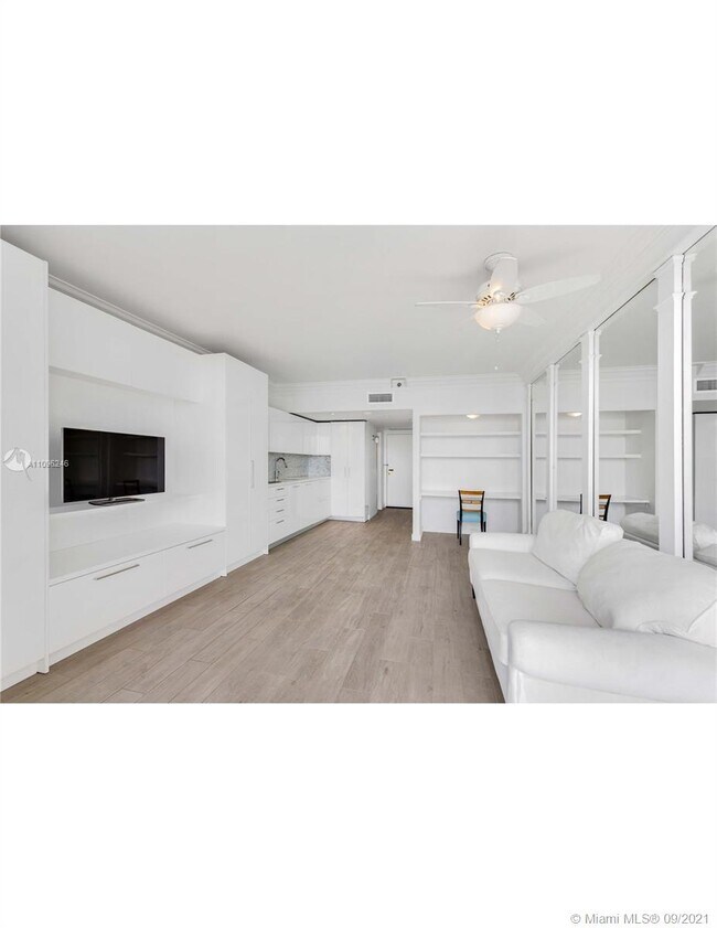 Foto del edificio - 555 NE 15th St