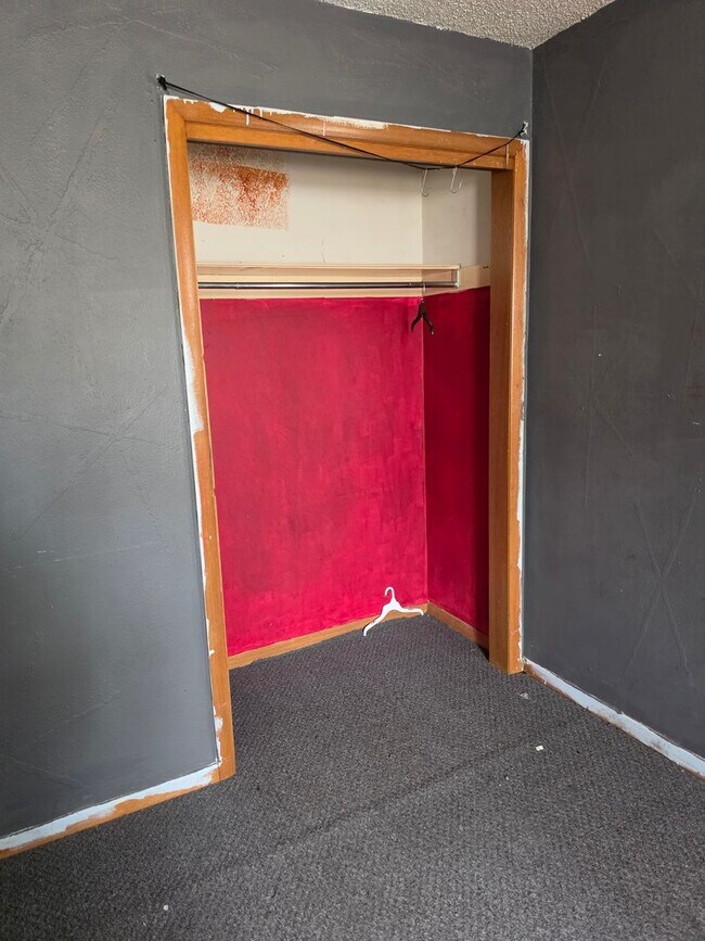 Building Photo - Beautiful 2-Bedroom Duplex Available!