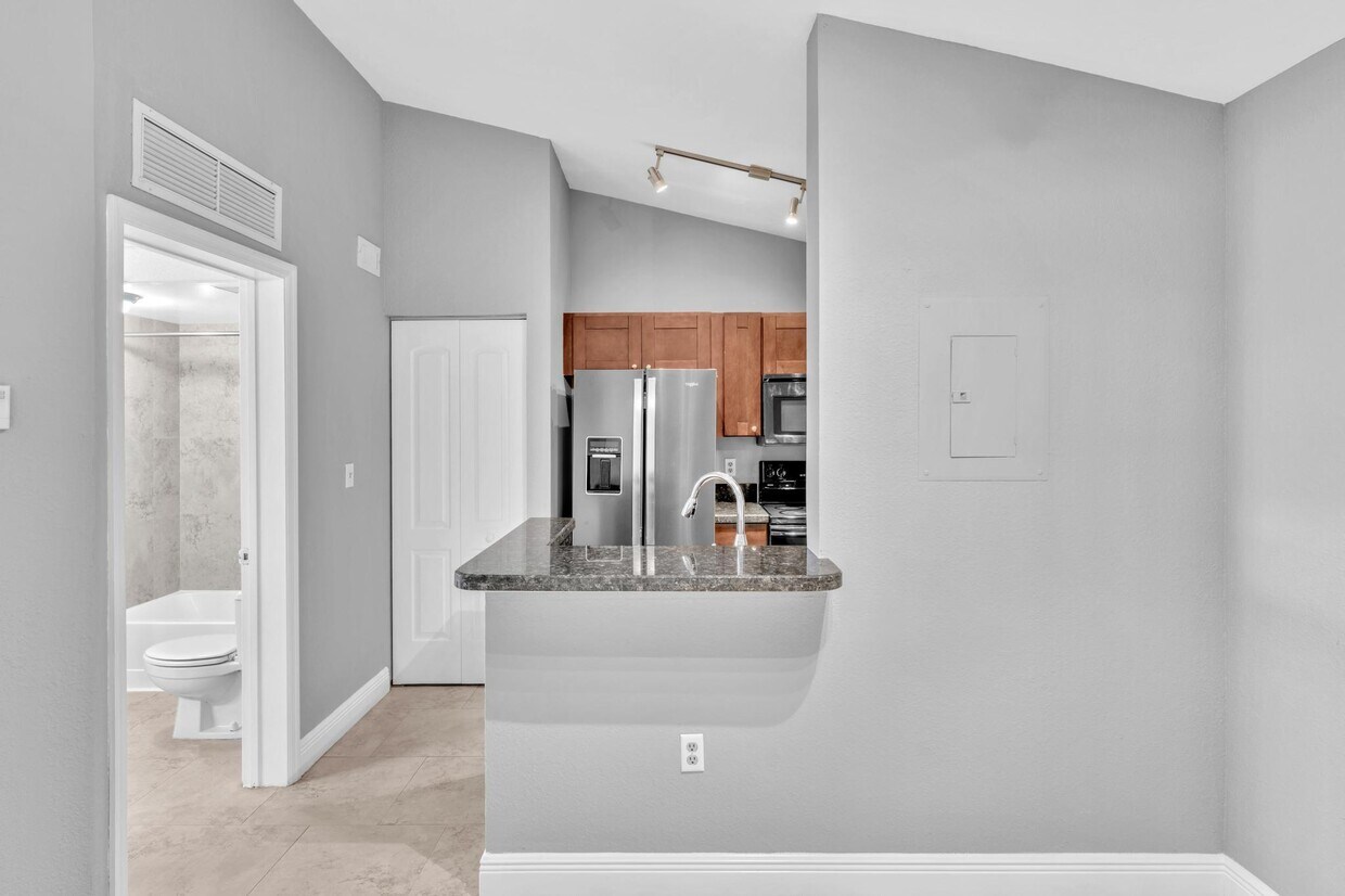 Primary Photo - 2881 N Oakland Forest Dr
