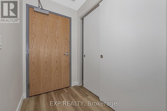 Photo du bâtiment - 211 Armstrong St