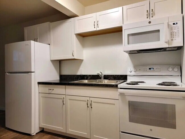 Foto del edificio - 675 E Main St