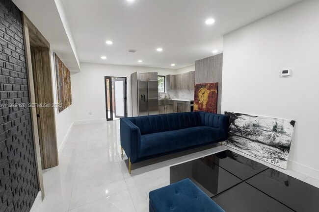 Foto del edificio - 926 NW 59th St