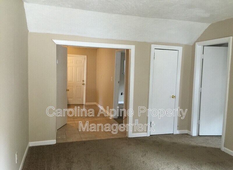 Foto del edificio - 2300 Kennesaw Dr