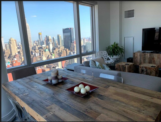 Foto del edificio - 555 10th Ave