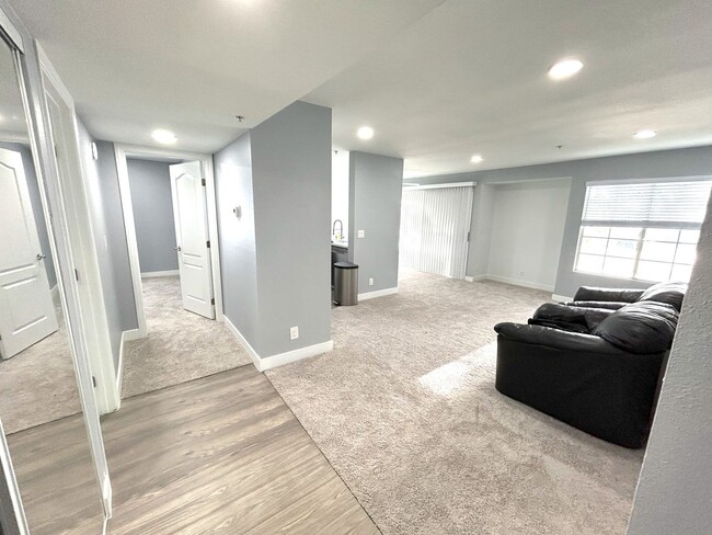 Foto del edificio - Charming 2-bedroom, 2-bath condominium ready to be called home!