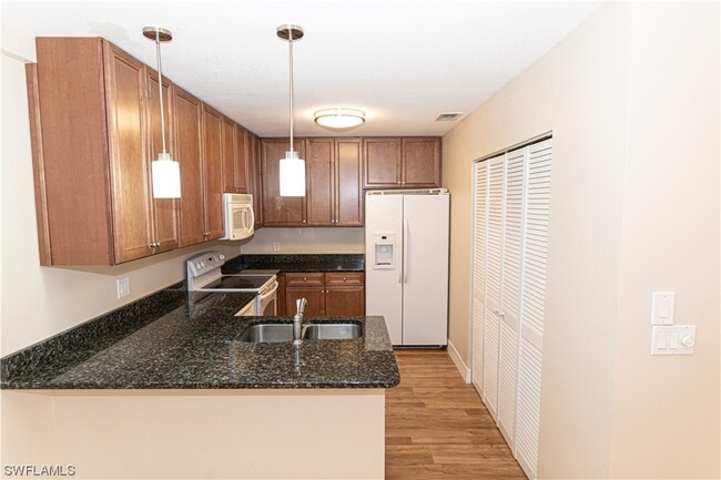 Building Photo - 13391 Broadhurst Loop