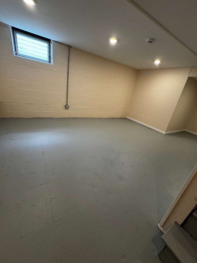 Foto del edificio - 7452 Lawrence Rd