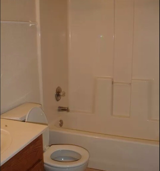 1121 NW Scenic Dr, Grain Valley, MO 64029 Townhome Rentals in Grain