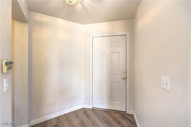 Foto del edificio - 1452 Rothwell Ct