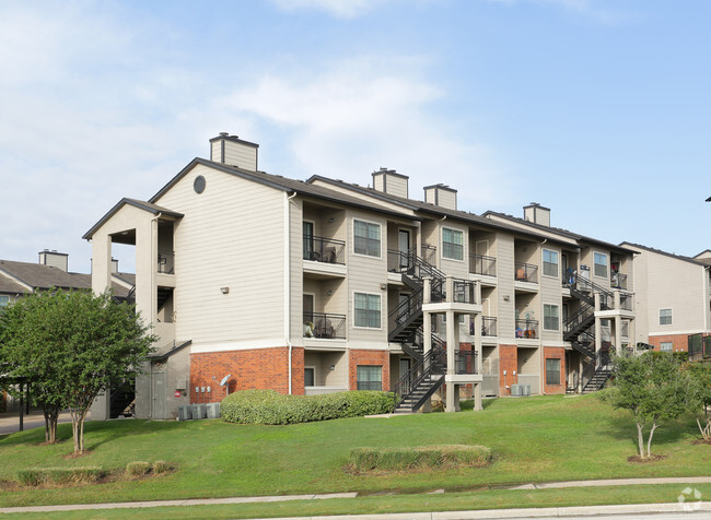 Heights of Benbrook Apartments - Benbrook, TX | Apartments.com