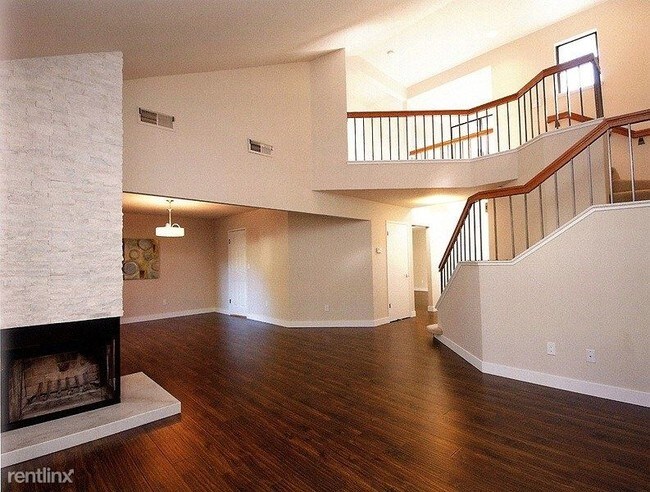 Building Photo - 2060 University Park Dr