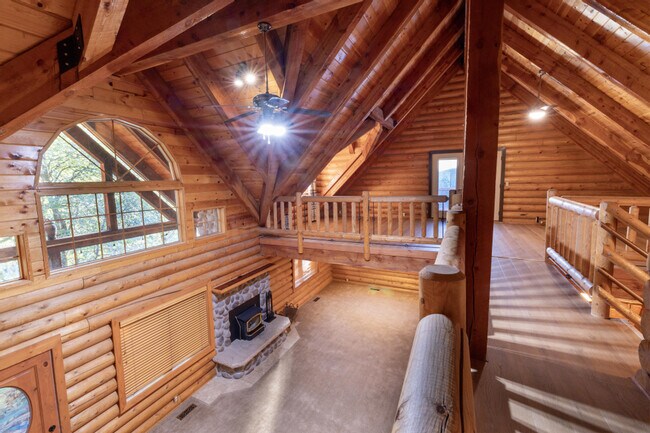 Foto del edificio - 1311 Canyon Creek Dr