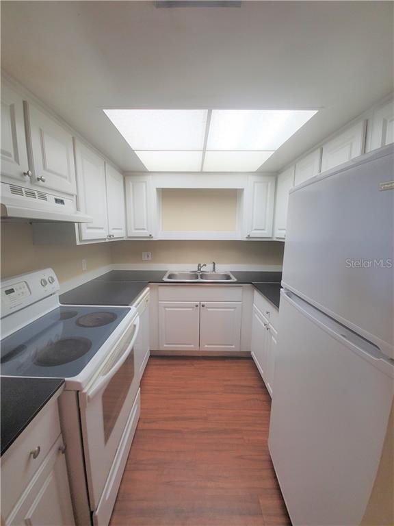 Building Photo - 7601 Paula Dr