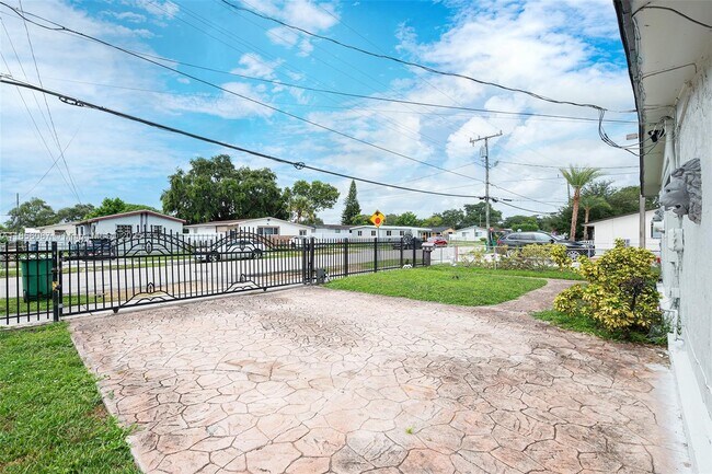 Foto del edificio - 1771 NW 152nd Terrace