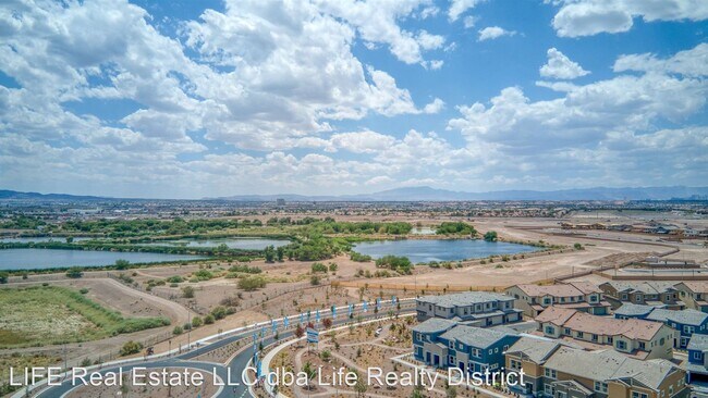 Building Photo - 3 br, 2.5 bath House - 1101 Meadow Sparrow...