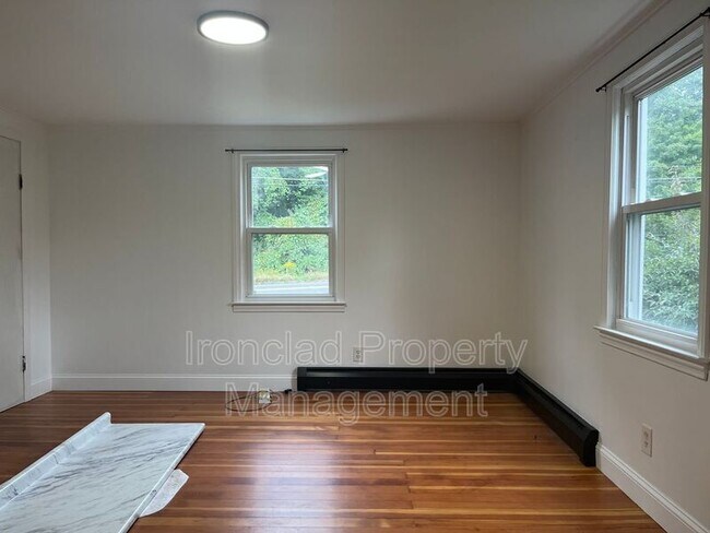 Building Photo - 1262 Meriden Ave