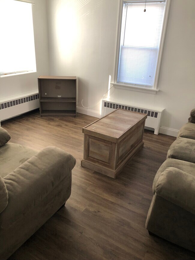 Building Photo - 2129 Church St