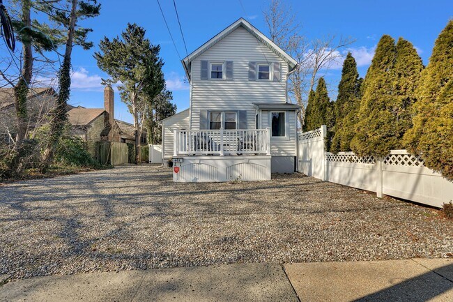 Building Photo - 603 Cincinnati Ave