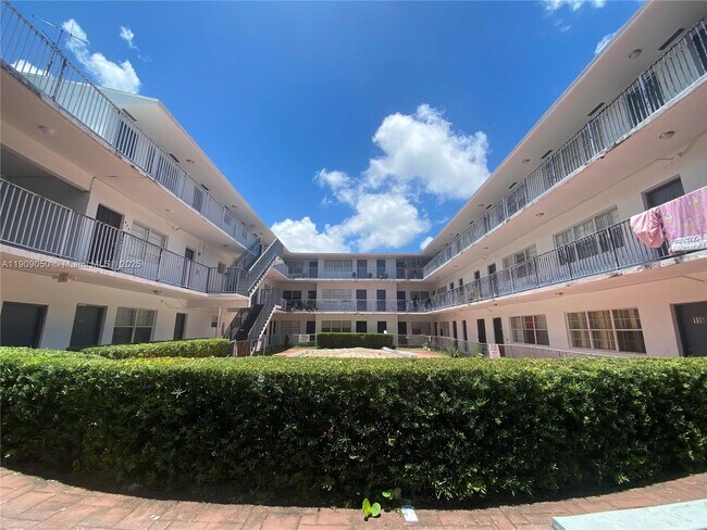 Foto del edificio - 13700 NE 6th Ave