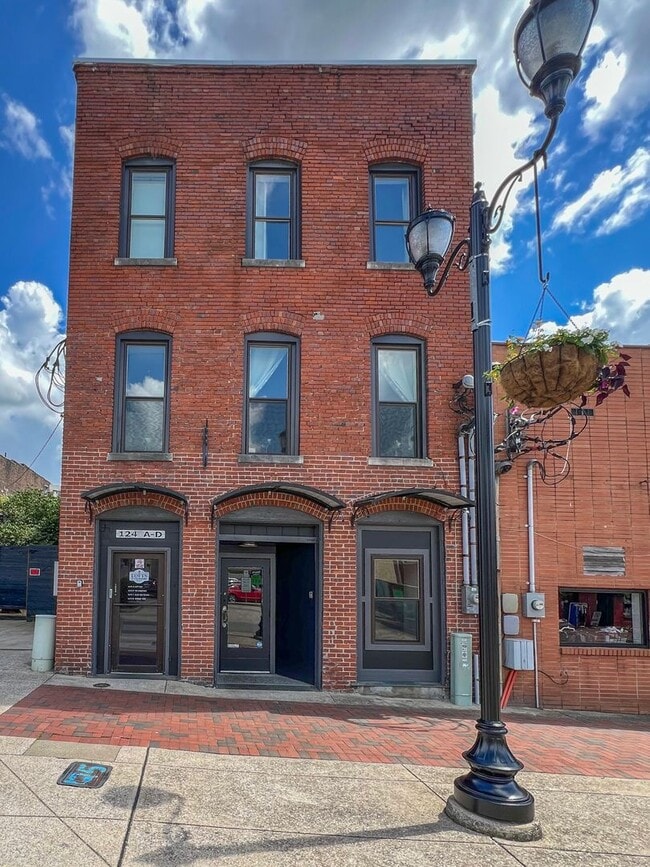 Building Photo - 124 Strawberry Alley