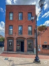 Building Photo - 124 Strawberry Alley