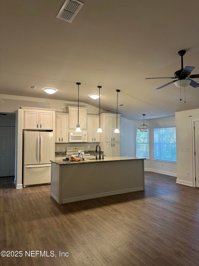 Foto del edificio - 12265 Marbon Estates Ln E