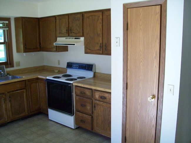 Building Photo - 505 Tara Ct
