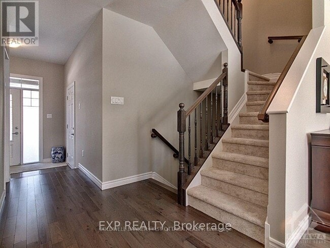 Building Photo - 616 Geranium Walk