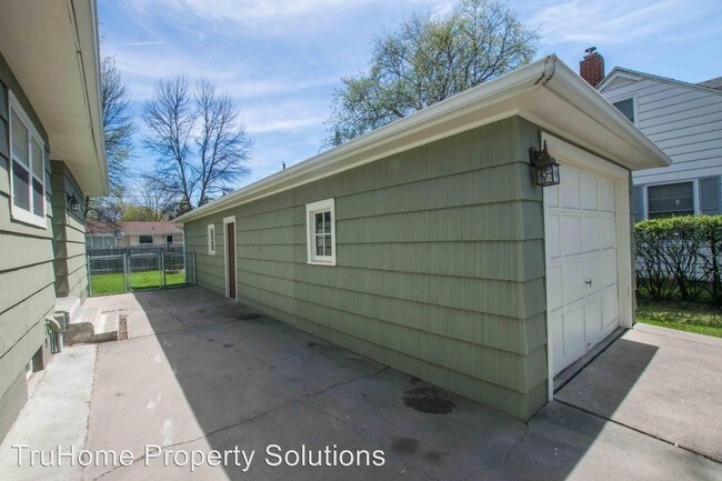 Building Photo - 4 br, 2 bath House - 1523 Cherry Street