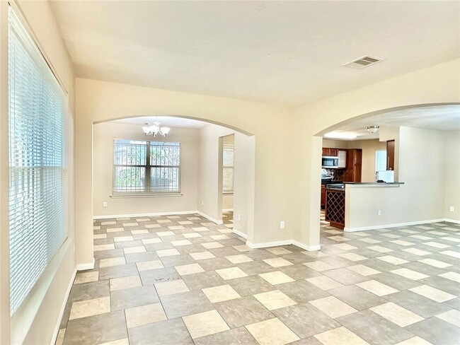 Foto del edificio - 8615 Valley Crest Ln