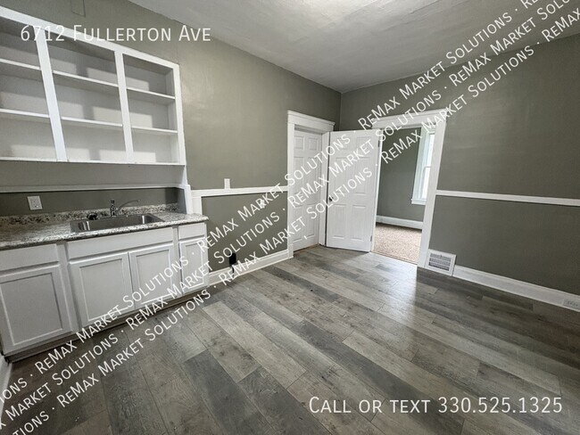 Foto del edificio - 6712 Fullerton Ave