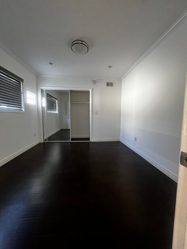 Foto del edificio - 22246 Hamlin St