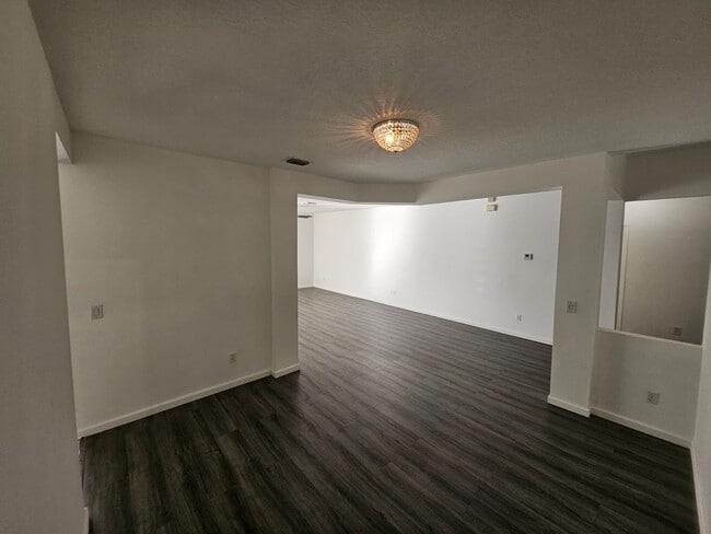 Building Photo - 14548 Grand Cove Dr