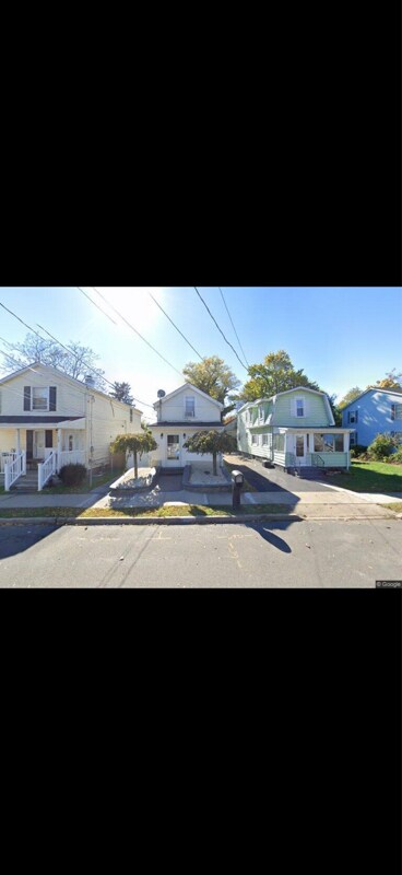 Foto del edificio - 191 Parkinson Ave