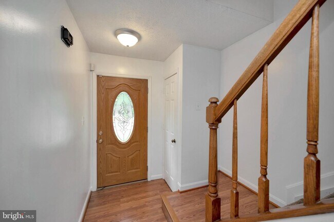 Building Photo - 103 Eaton Ct